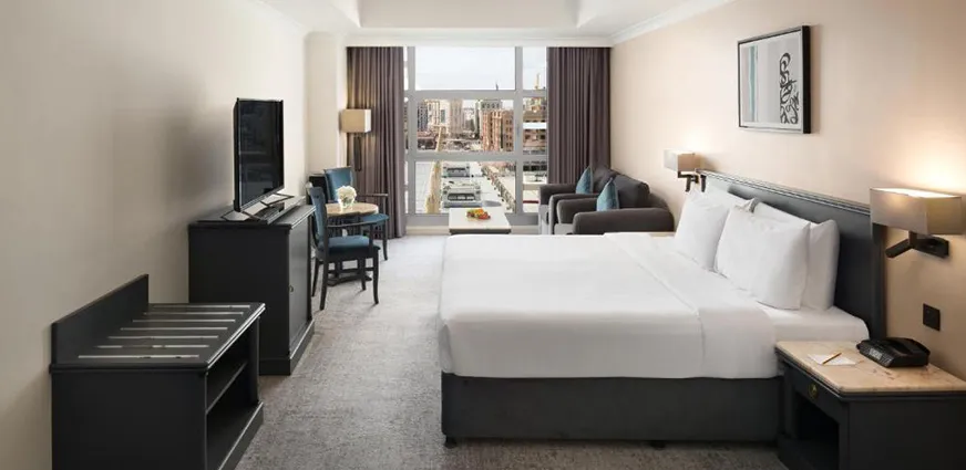 anwar al-madinah movenpick hotel , luxury hotel for umrah in madinah with close masjid an-nabawi access, spacious room, family-friendly facilities, and on-site dining